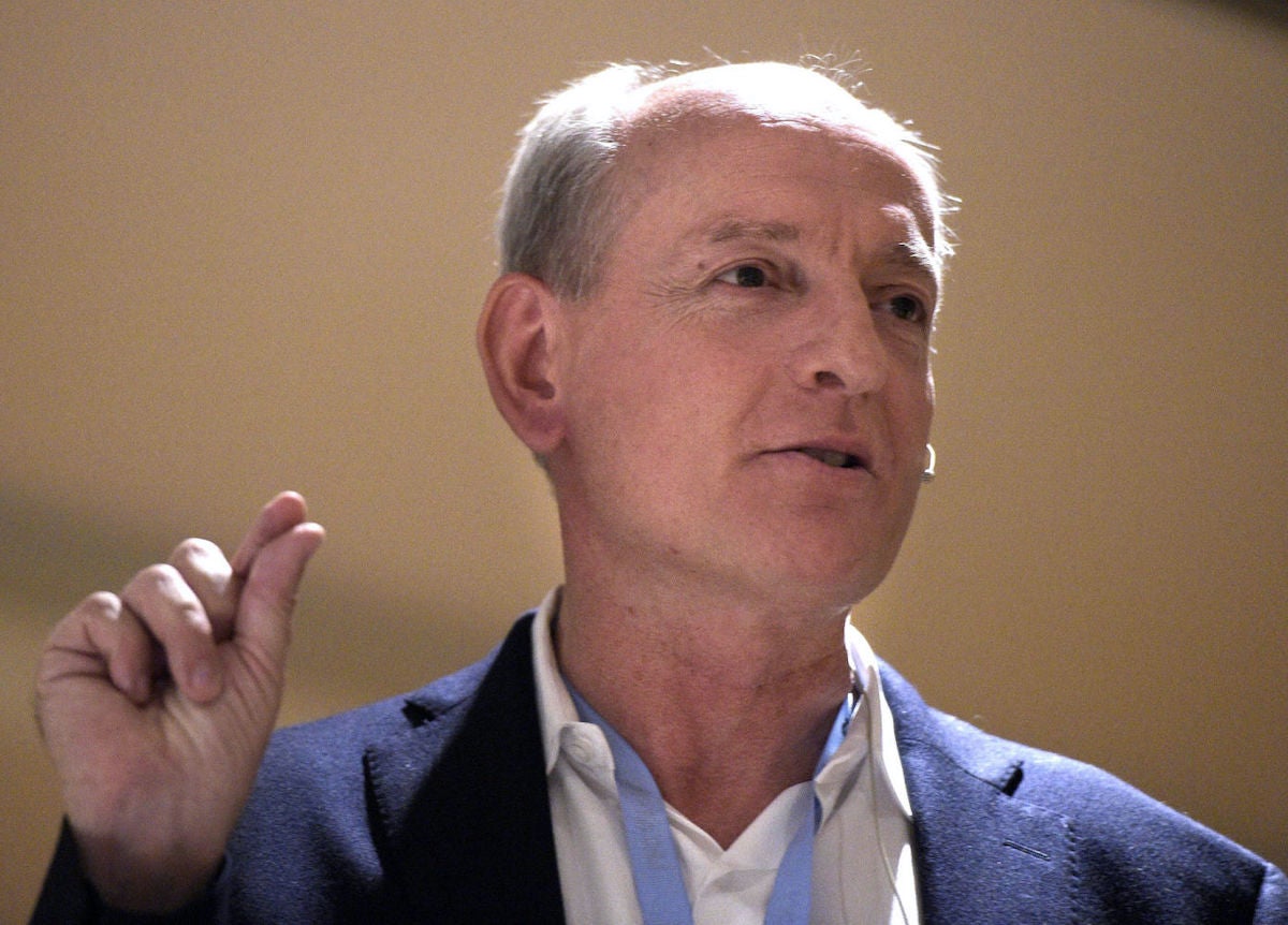 Photo of Stuart Russell giving a lecture
